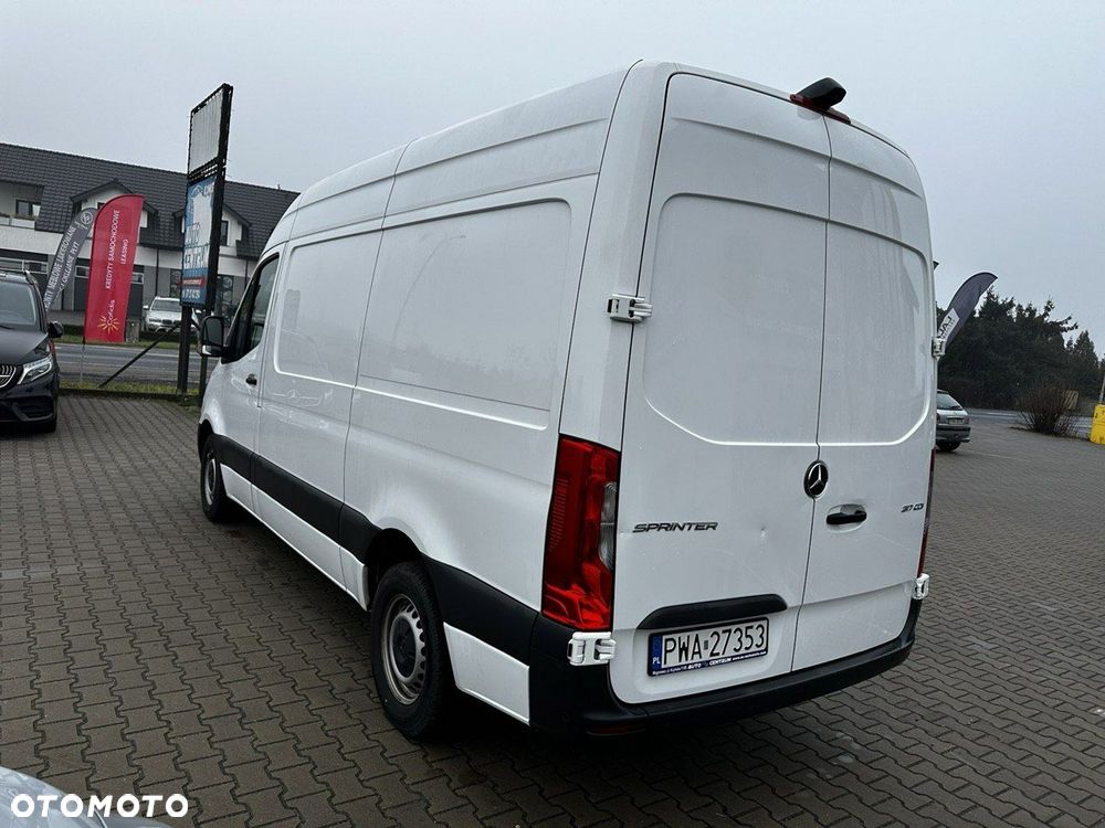 Mercedes-Benz Sprinter - 10