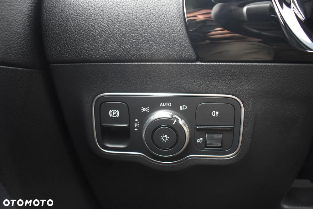 Mercedes-Benz GLA 200 d - 30