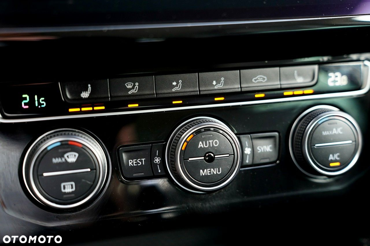 Volkswagen Passat - 18