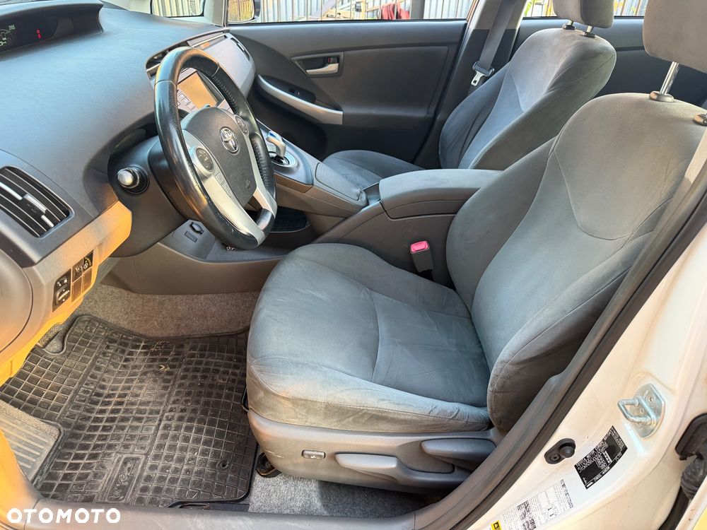 Toyota Prius 1.8 HSD Prestige - 12
