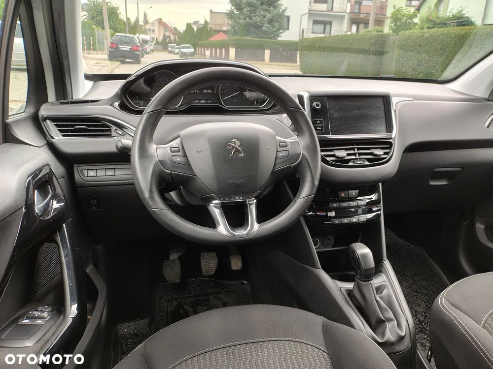 Peugeot 208 - 19