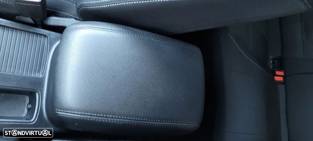 Ford Focus 1.0 EcoBoost Active X - 36