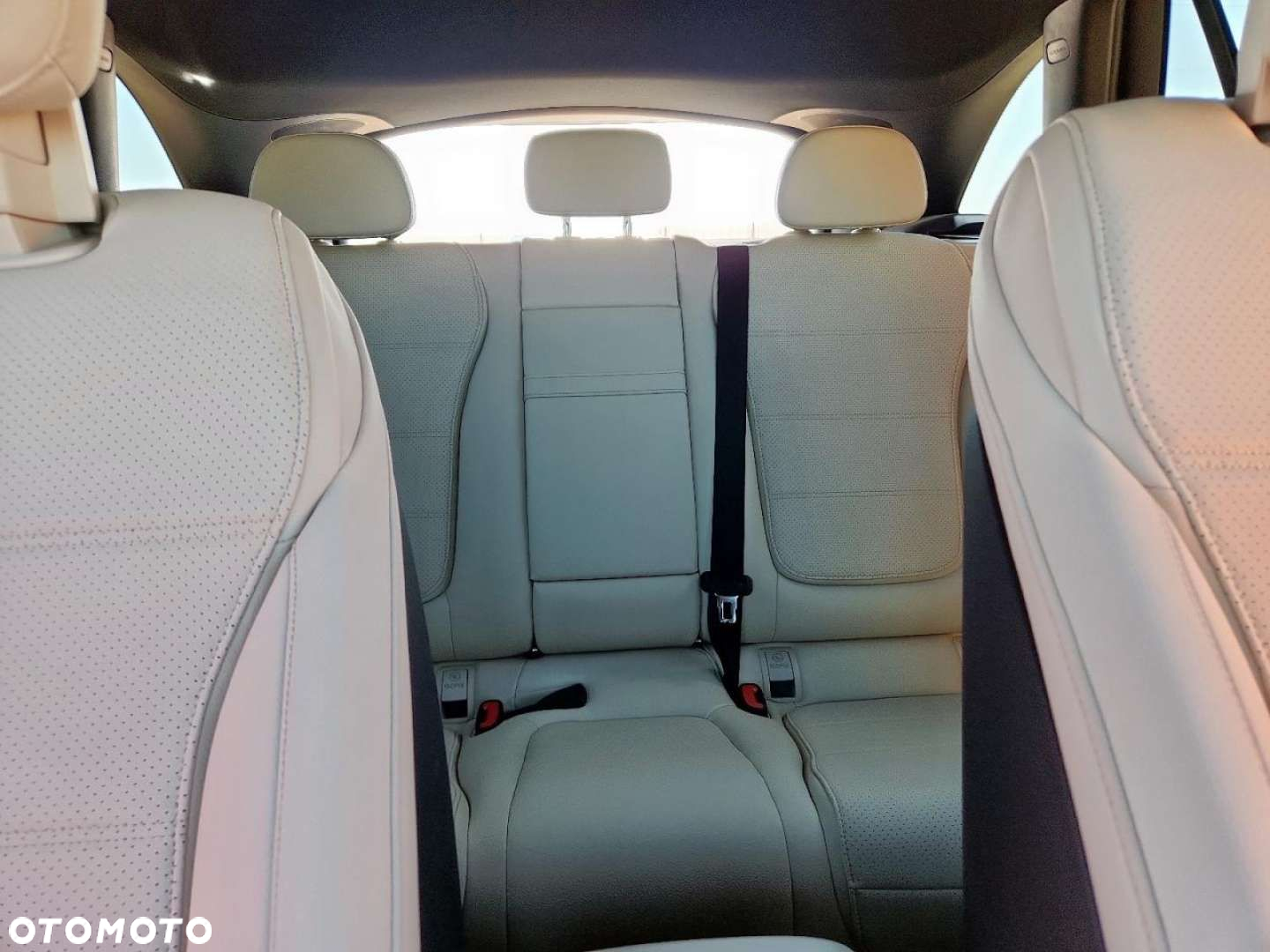 Mercedes-Benz GLC - 12