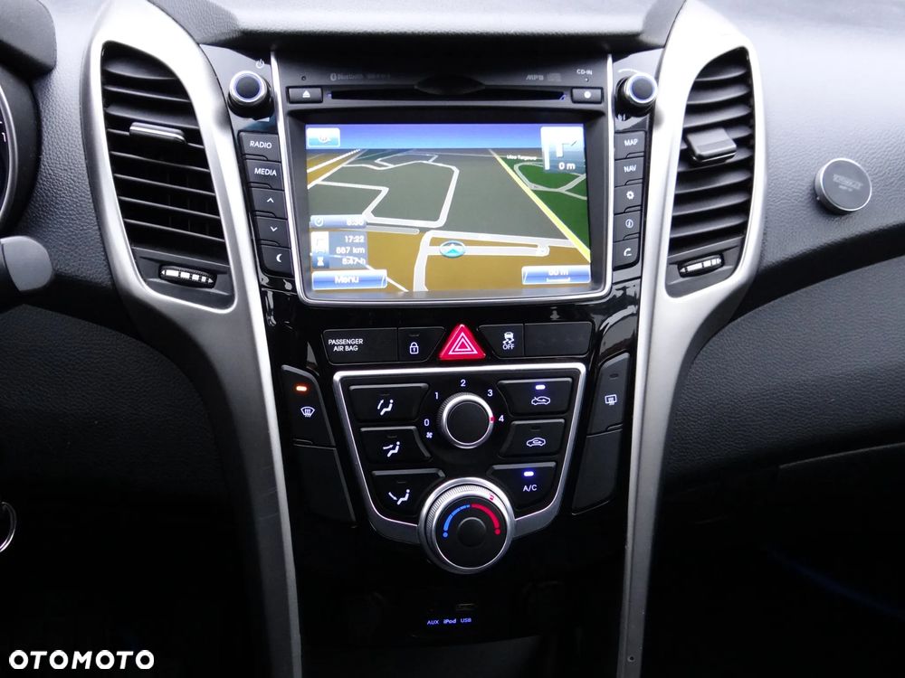 Hyundai i30 blue Kombi 1.6 CRDi Classic Navigation - 33