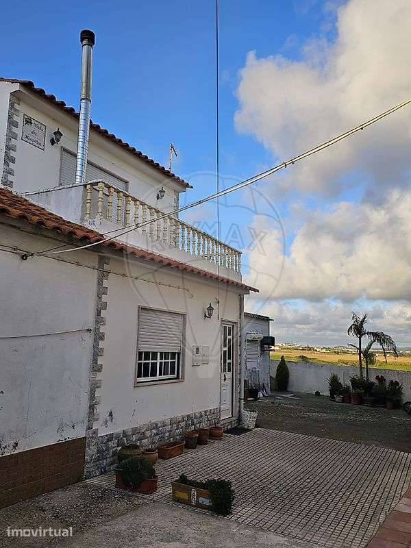 Moradia T1 para venda - Grande imagem: 2/23