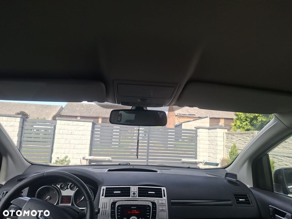 Ford Kuga - 16