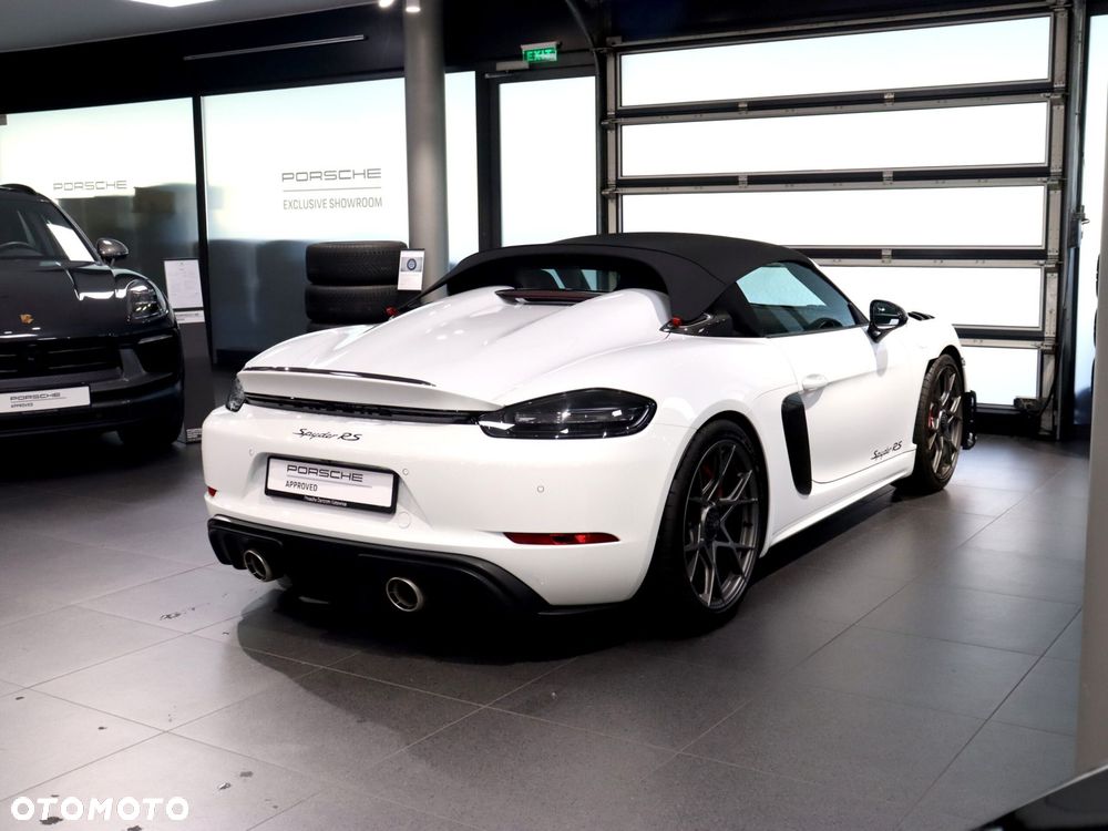 Porsche 718 Spyder - 5