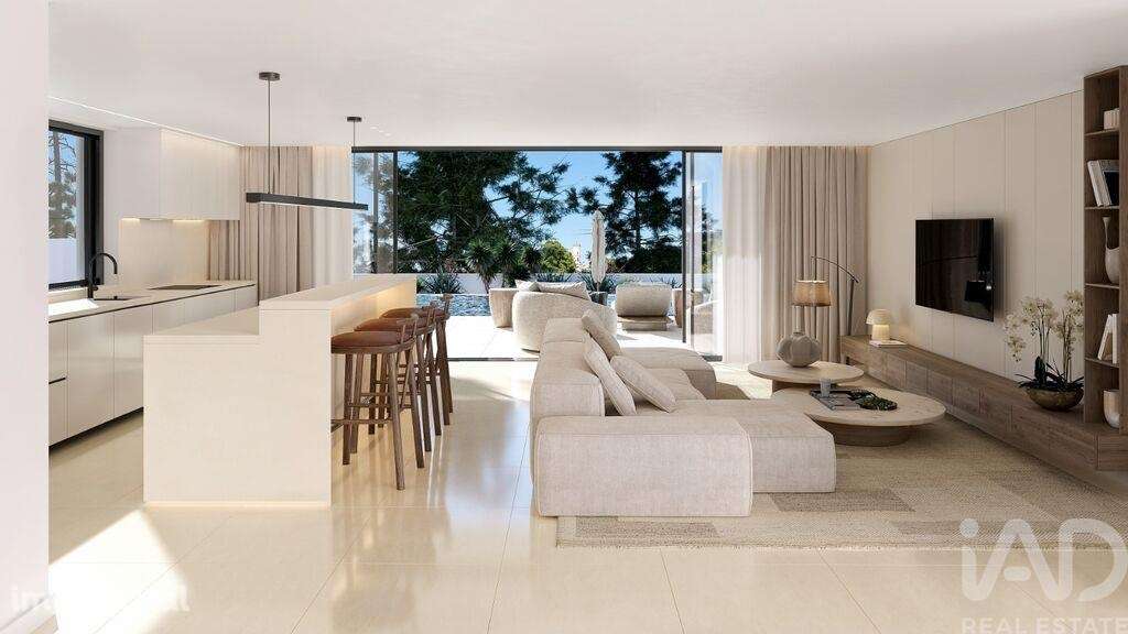 Casa / Villa T5 em Montenegro de 427,00 m2 - Grande imagem: 2/6