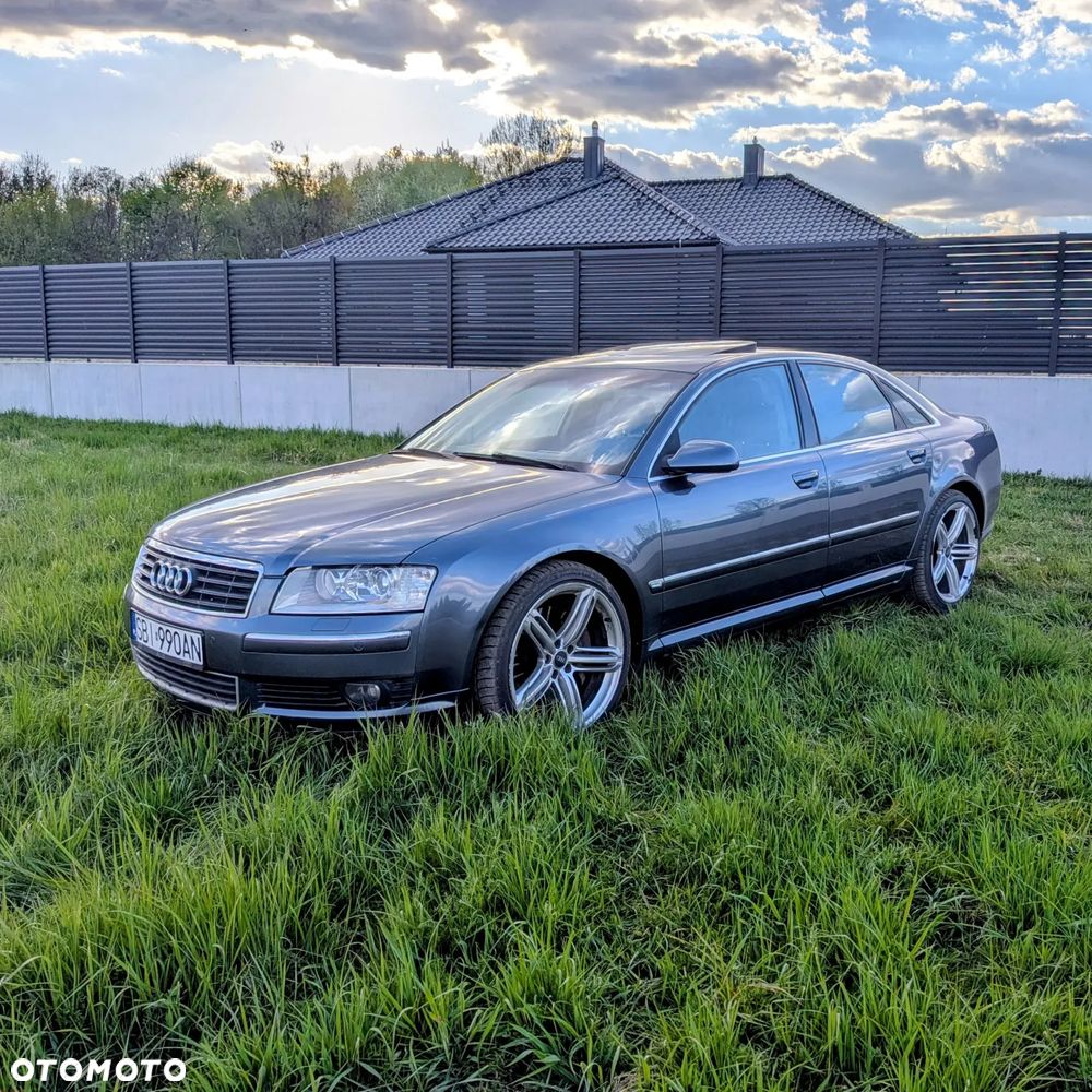 Audi A8 4.2 Quattro - 1