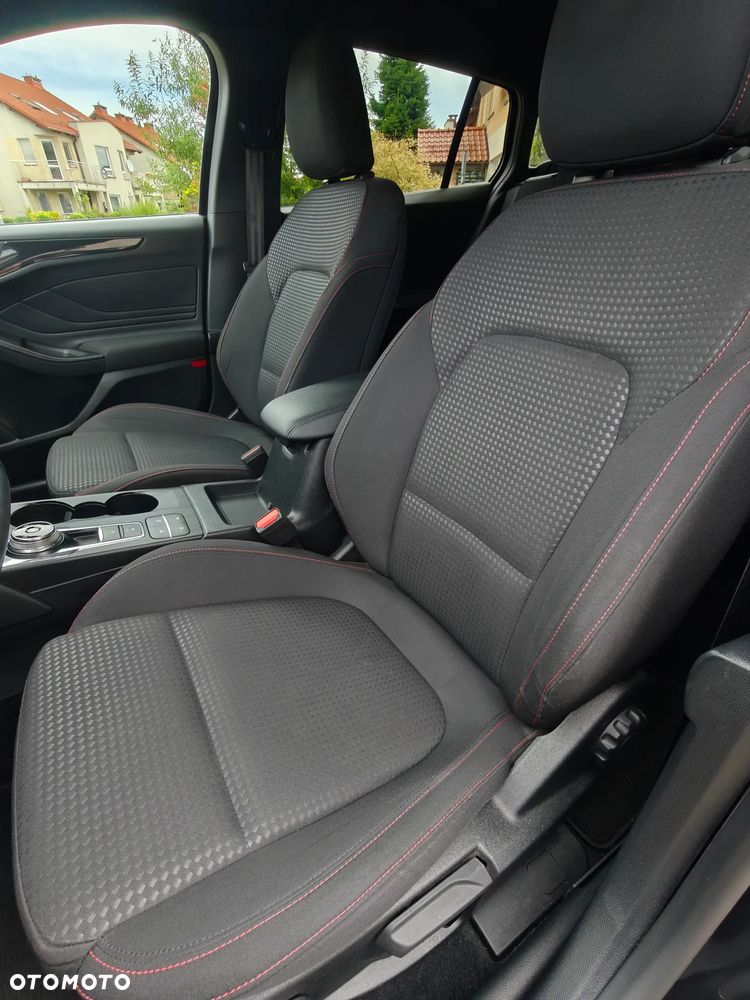 Ford Focus 1.5 EcoBlue Start-Stopp-System ST-LINE DESIGN - 15