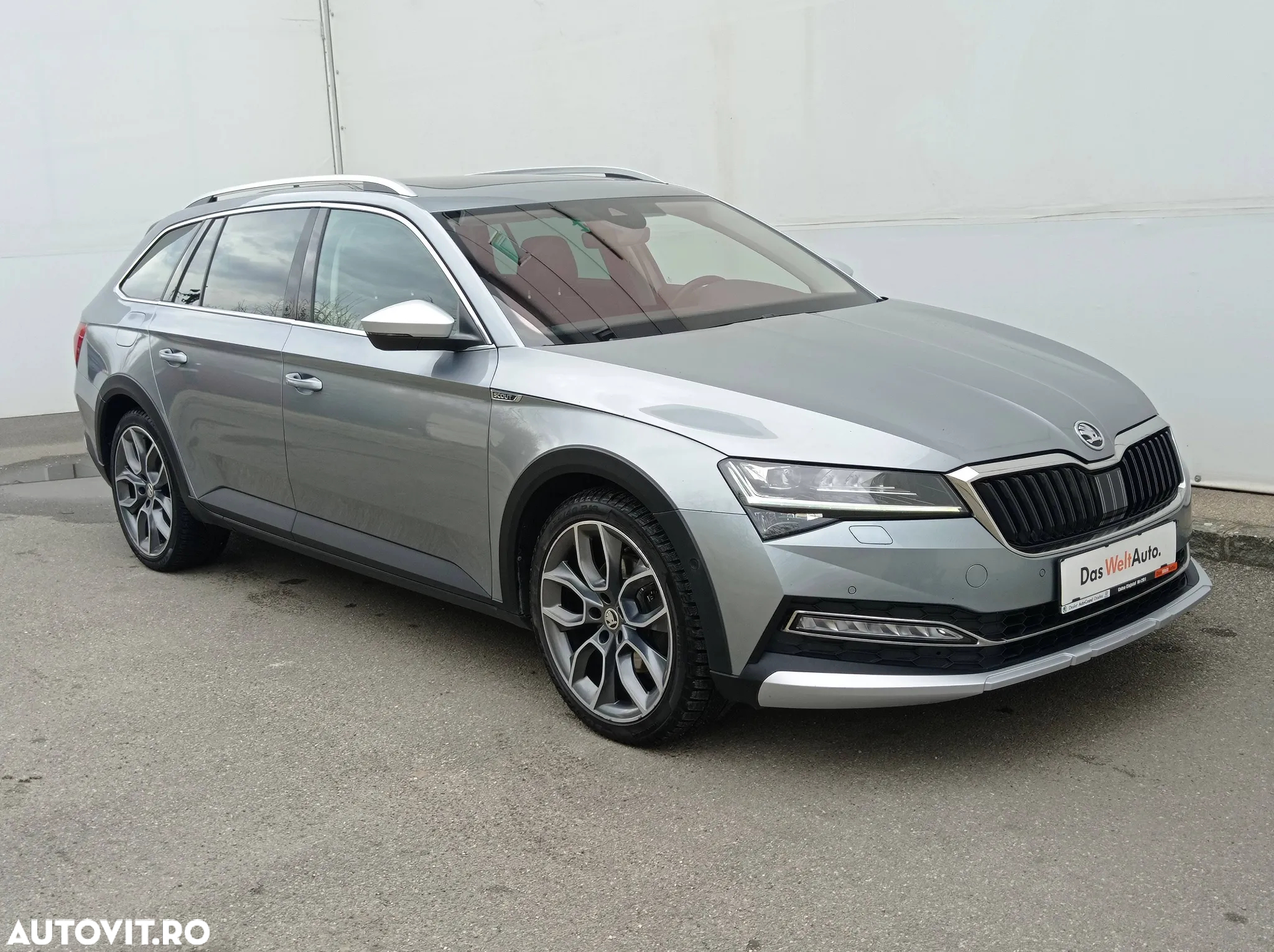 Skoda Superb Combi 2.0 TDI 4X4 DSG Scout - 9