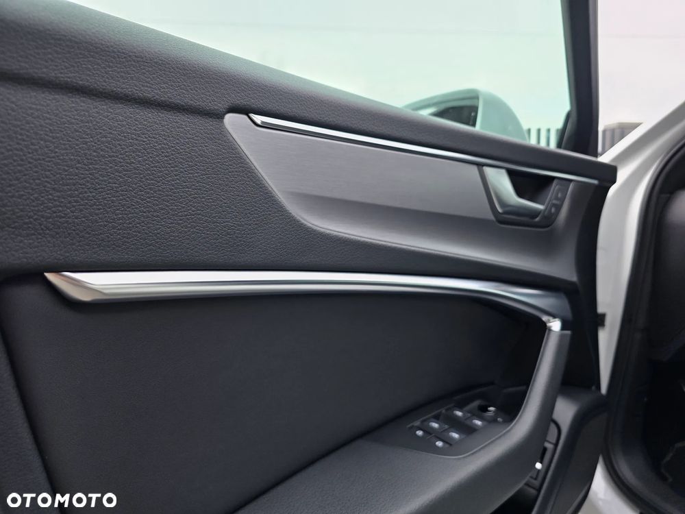 Audi A6 Avant 45 TDI quattro S tronic S line - 12