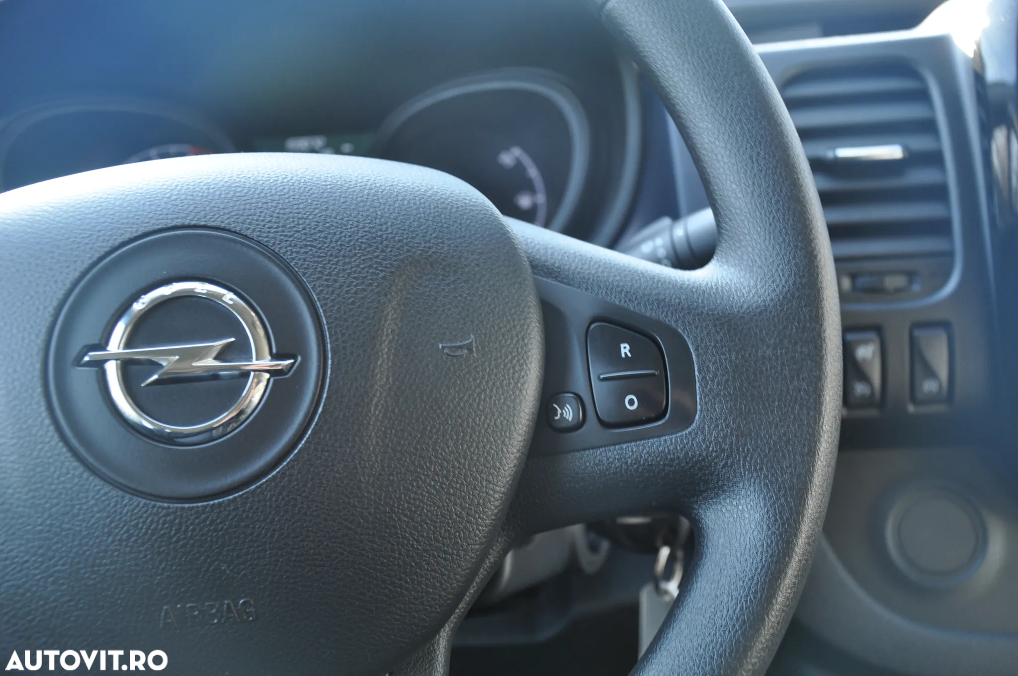 Opel Opel Vivaro L2H1 9 Locuri - 22