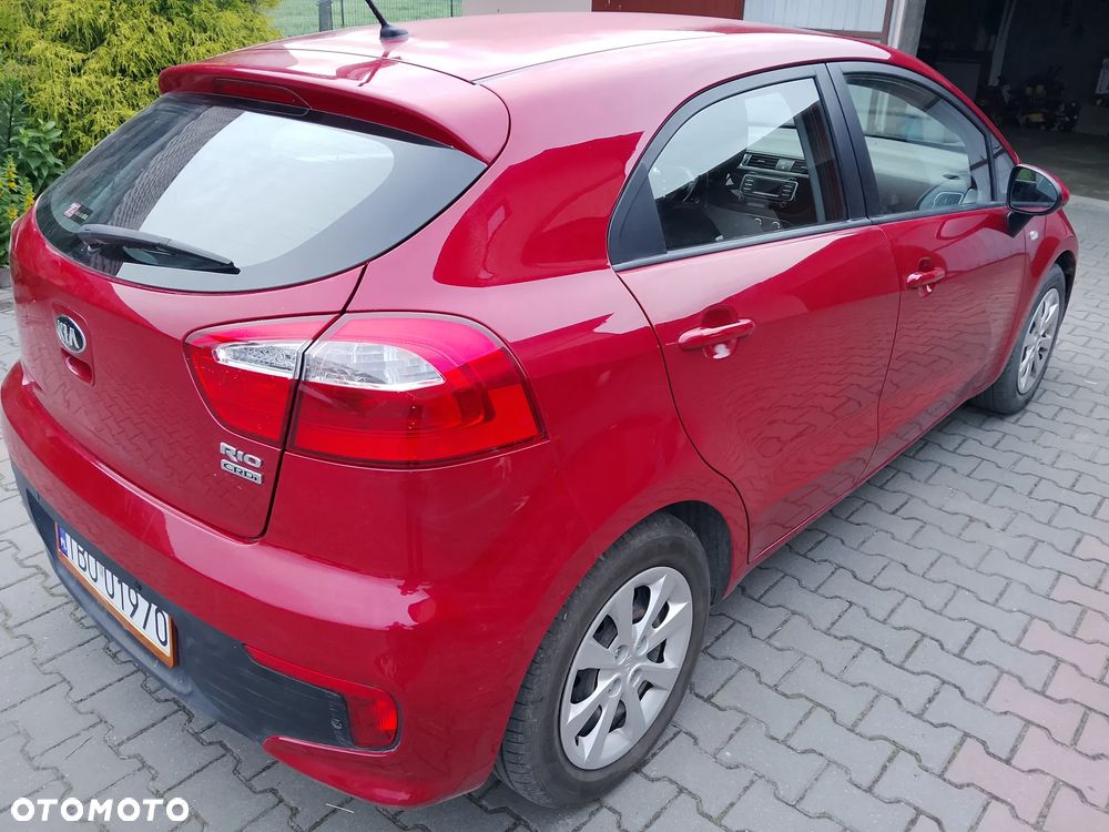 Kia Rio - 4