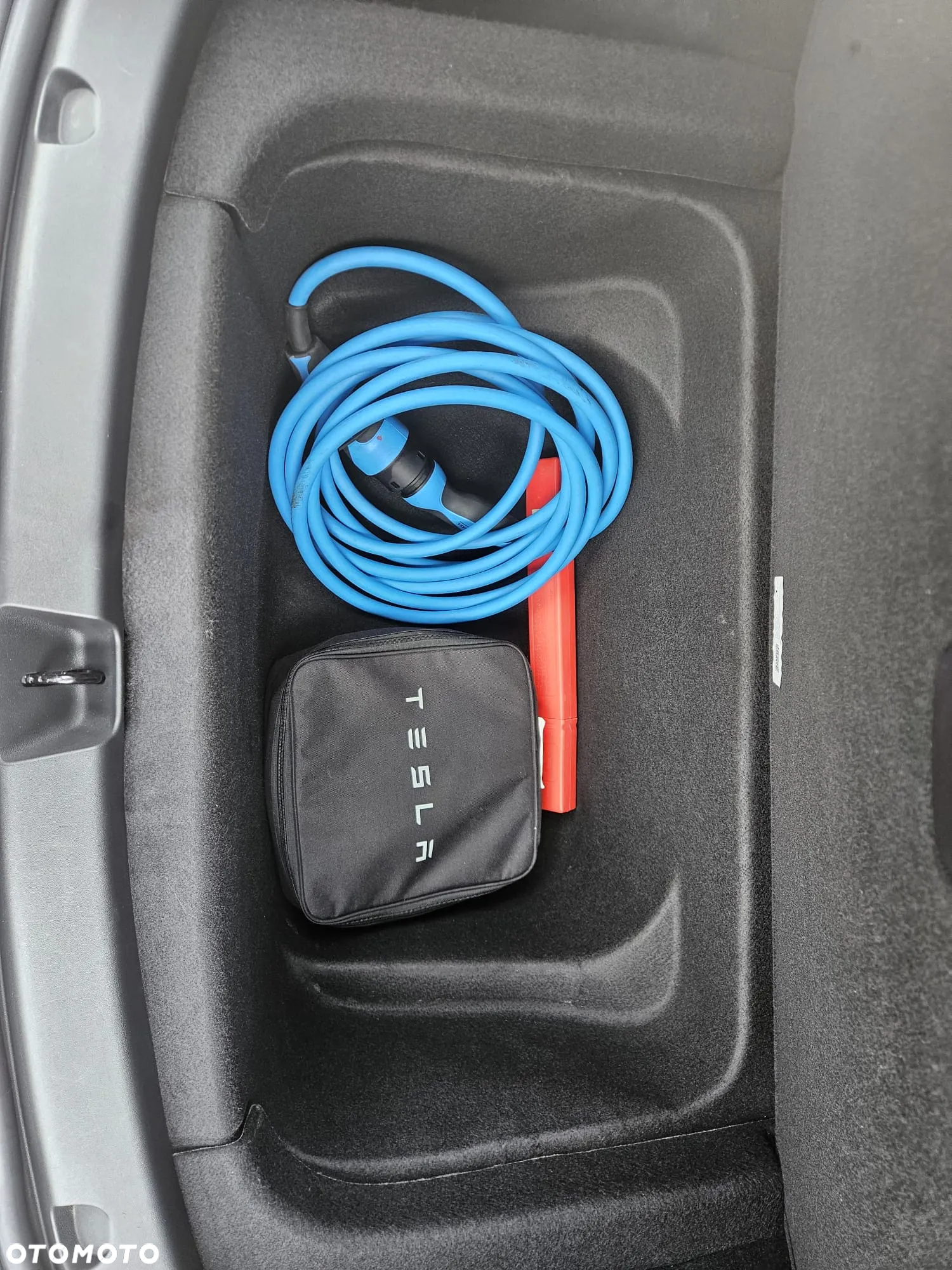 Tesla Y Model RWD - 32