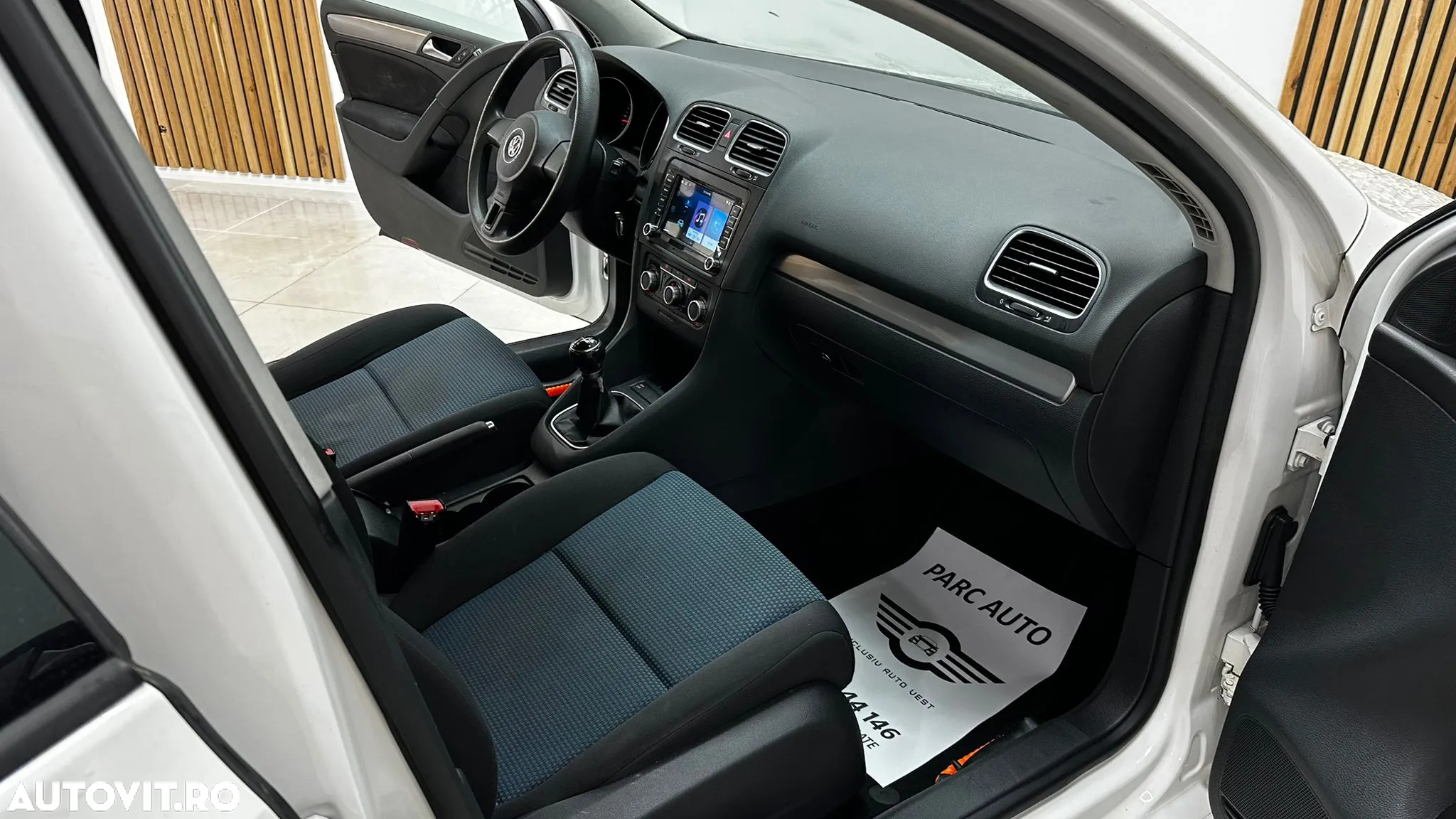 Volkswagen Golf 1.6 TDI DPF BlueMotion - 7