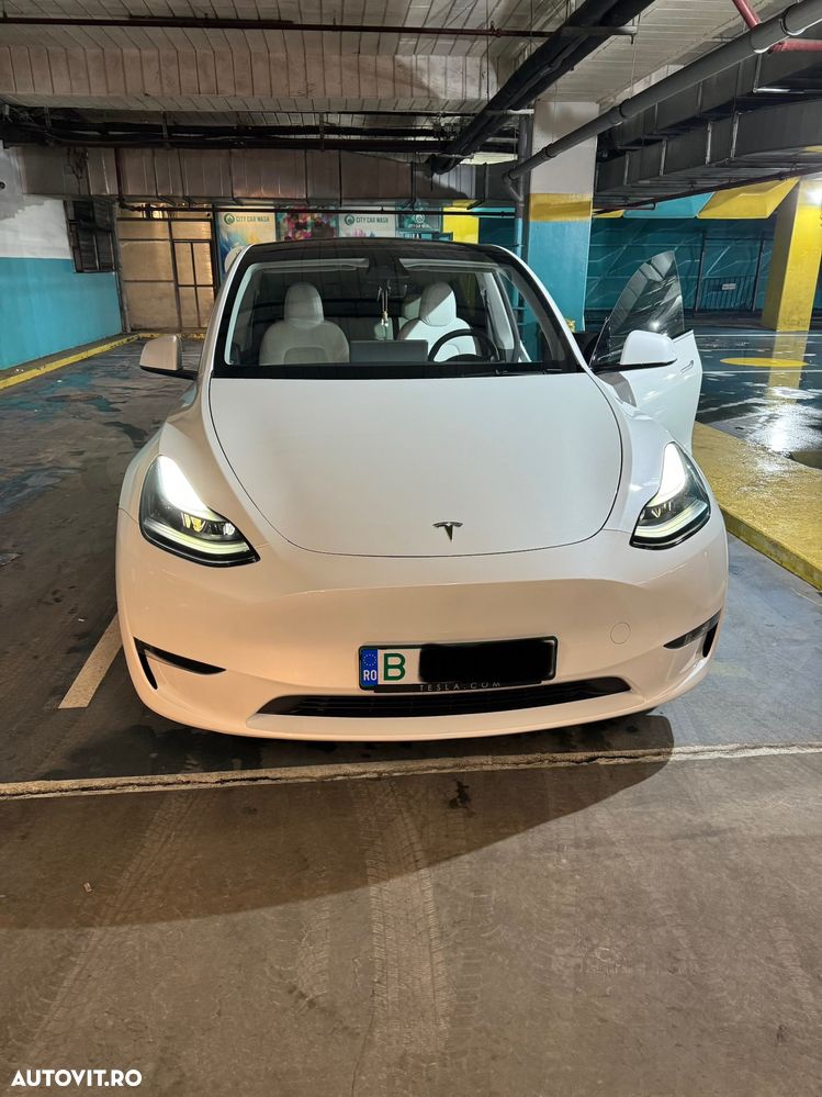 Tesla Model Y AWD Performance - 3