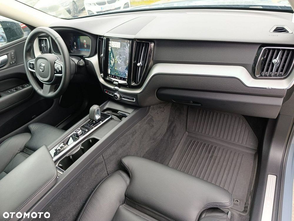 Volvo XC 60 B4 B Plus Dark - 11