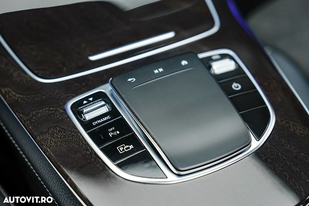 Mercedes-Benz E 300 9G-TRONIC AMG Line - 37