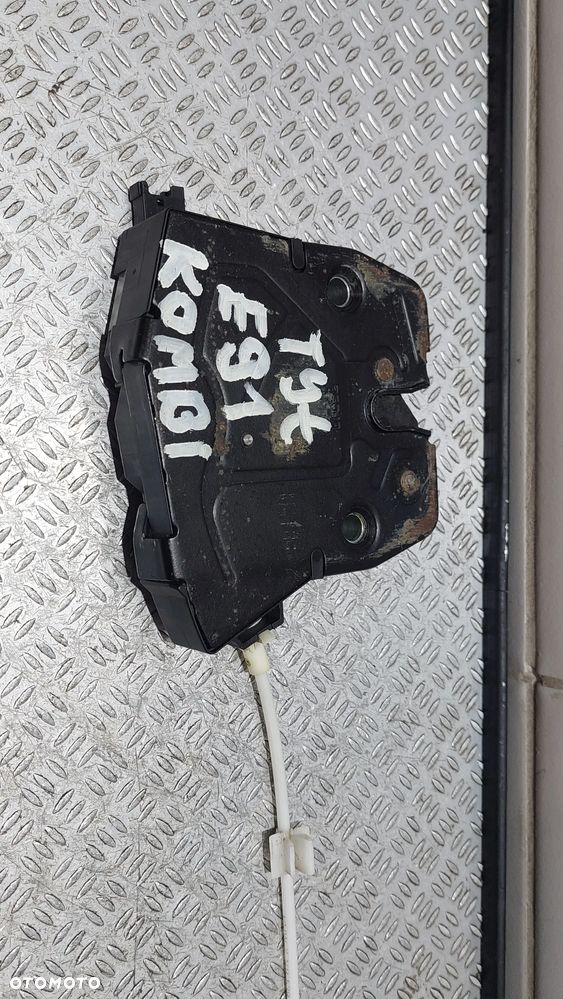ZAMEK KLAPY TYŁ BAGAŻNIKA BMW E90 NR 986945 - 3