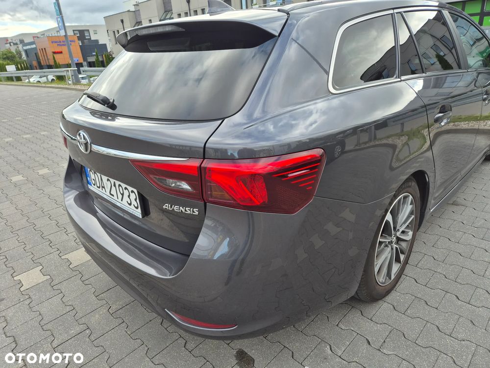 Toyota Avensis 1.8 Premium - 9