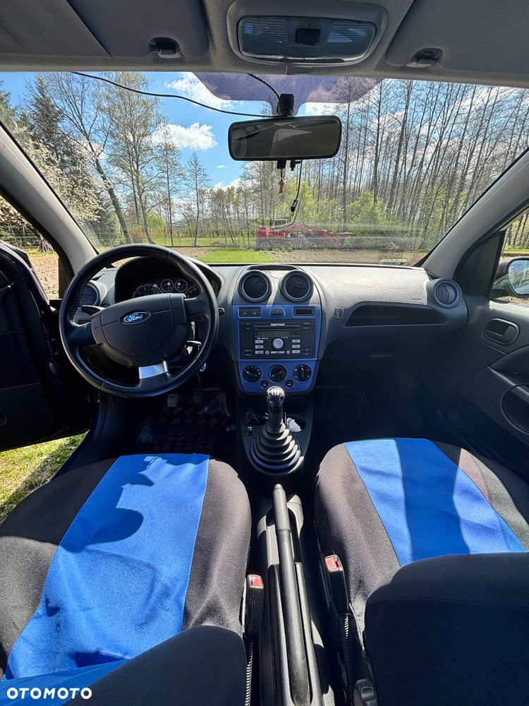 Ford Fiesta - 10