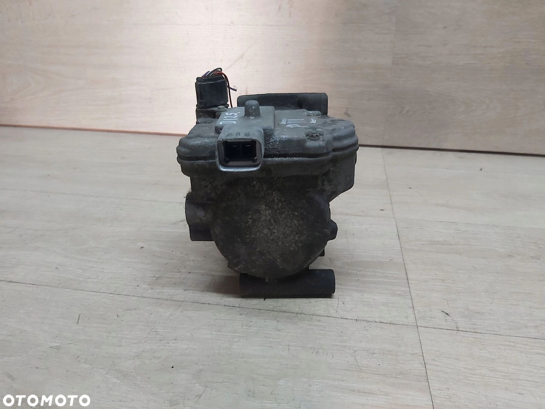 Toyota Prius III sprężarka klimatyzacji kompresor 042200-0212 - 16