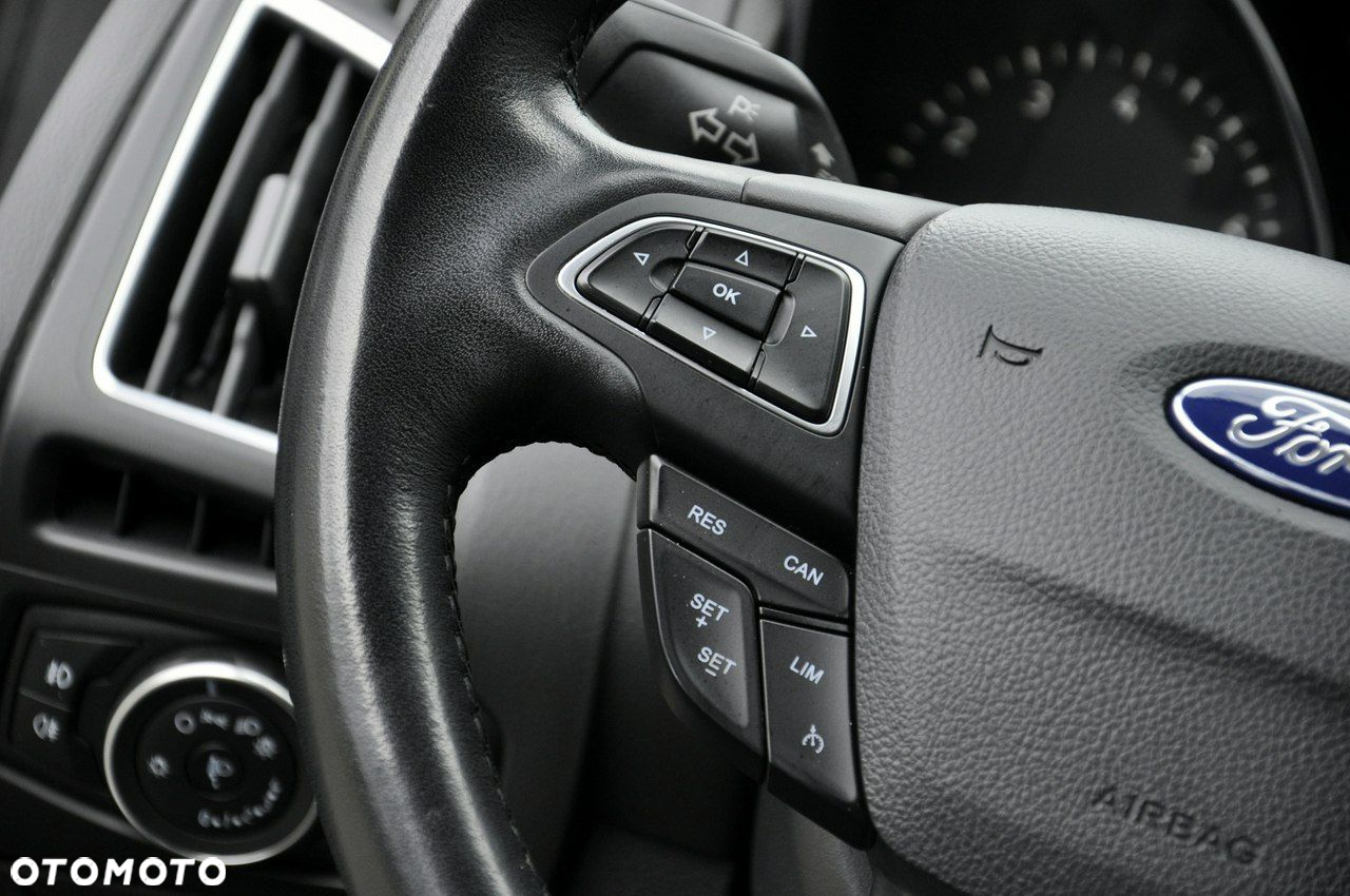 Ford Focus Turnier 1.5 EcoBoost Start-Stopp-System TITANIUM - 17
