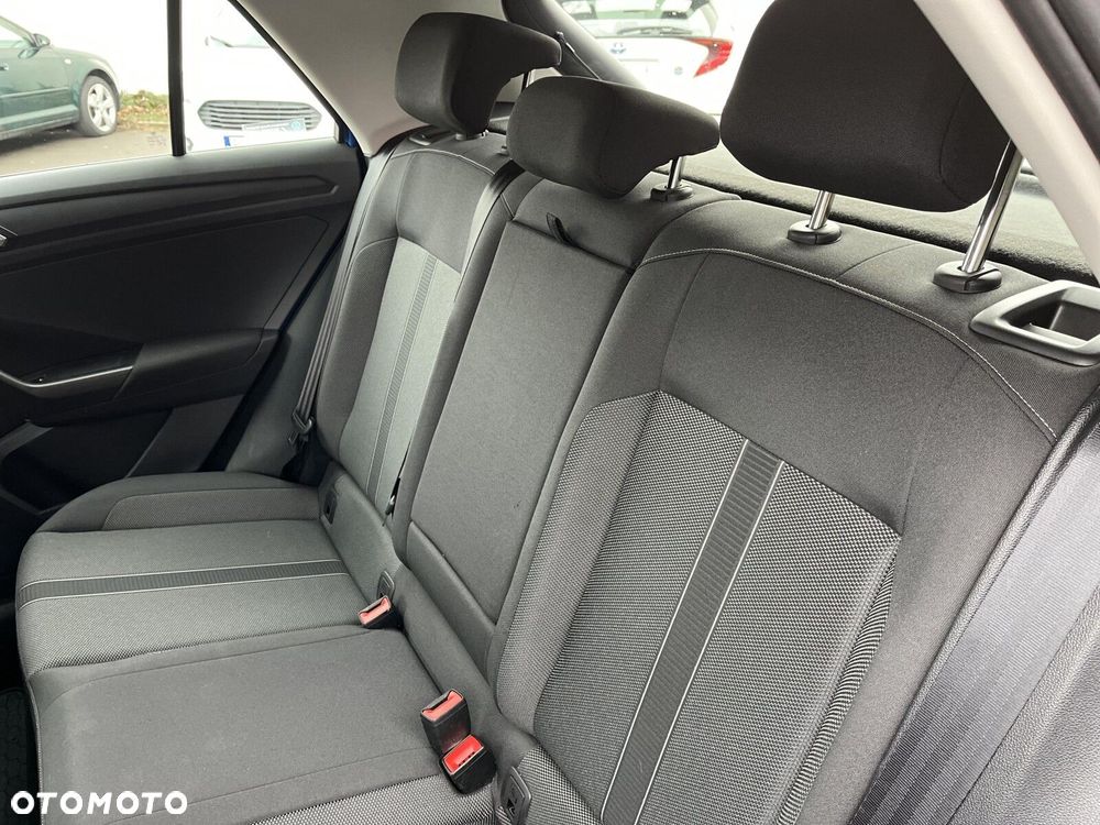 Volkswagen T-Roc - 16