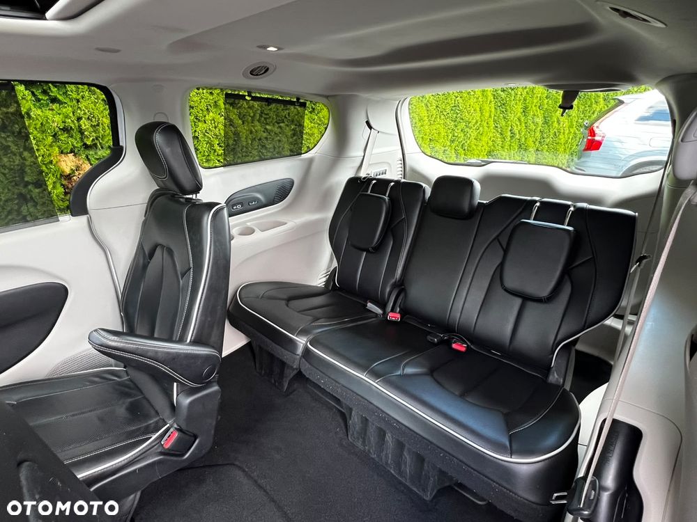 Chrysler Pacifica - 15