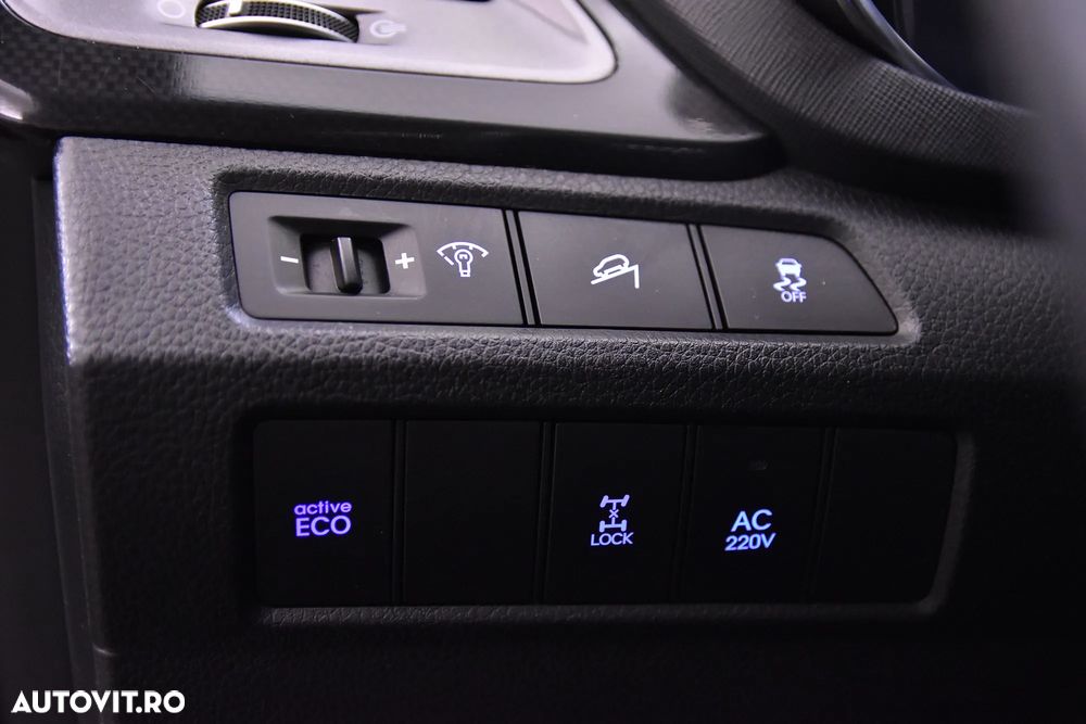 Hyundai Grand Santa Fe - 16