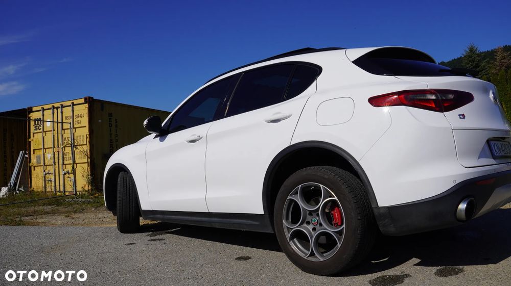 Alfa Romeo Stelvio - 11