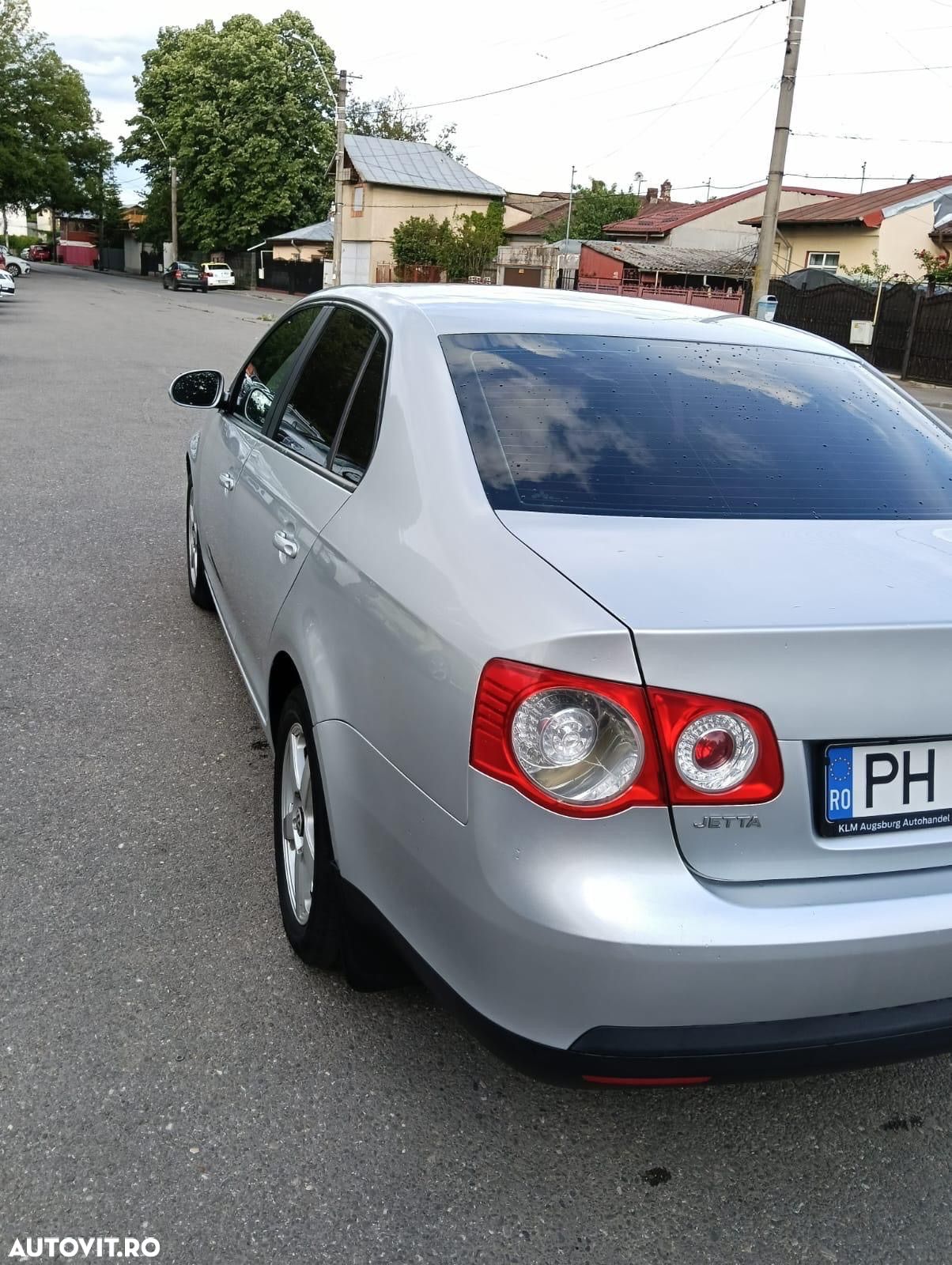 Volkswagen Jetta 1.6 Comfortline - 6