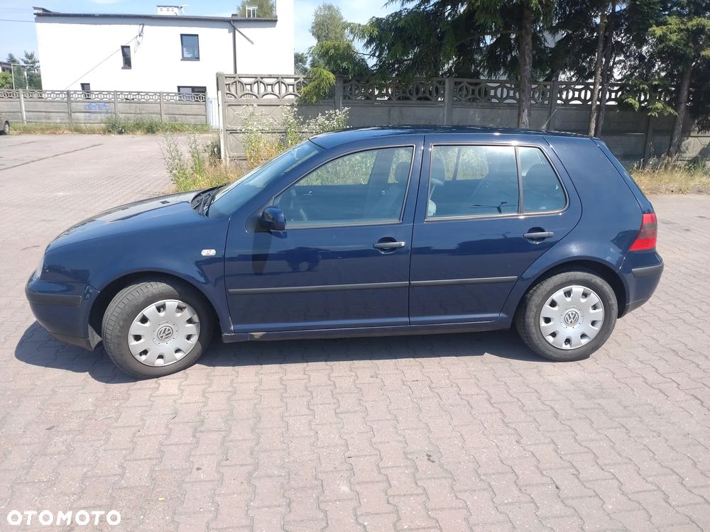 Volkswagen Golf - 2