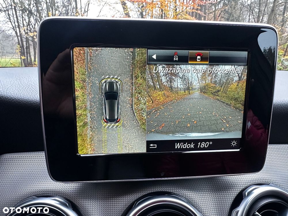 Mercedes-Benz GLA 180 7G-DCT - 25