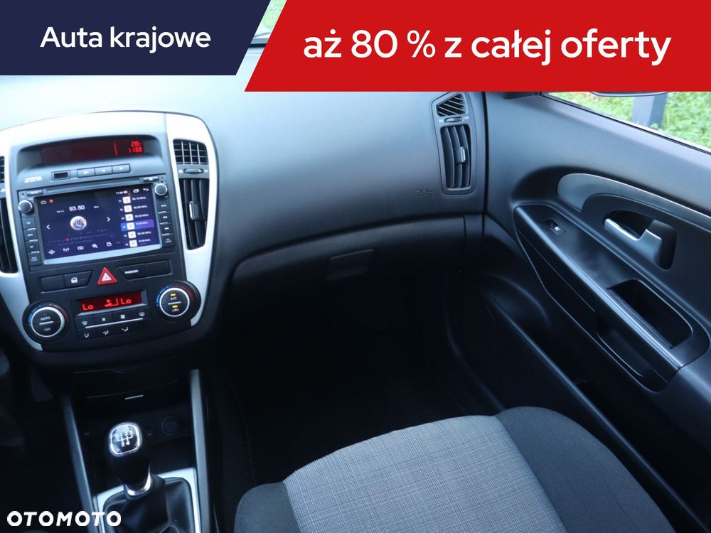 Kia Ceed - 10