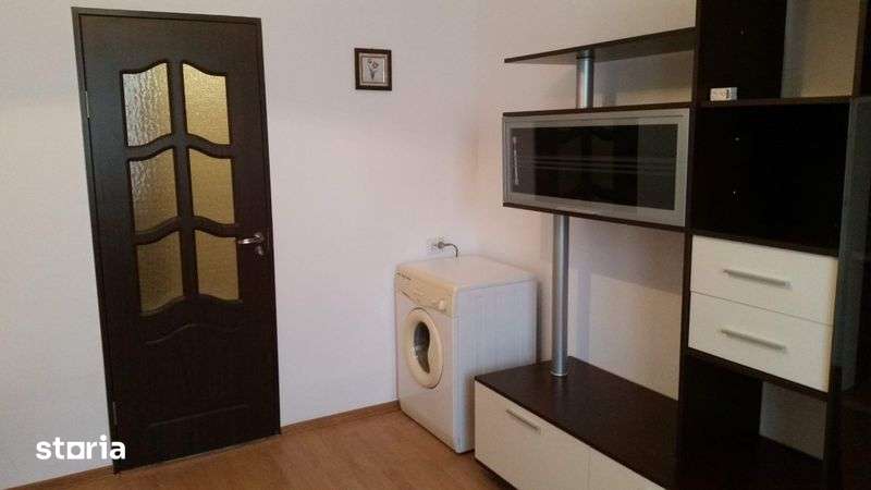 Vand garsoniera in spate la Mall — fotografia 3