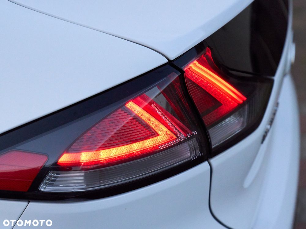 Hyundai IONIQ - 10