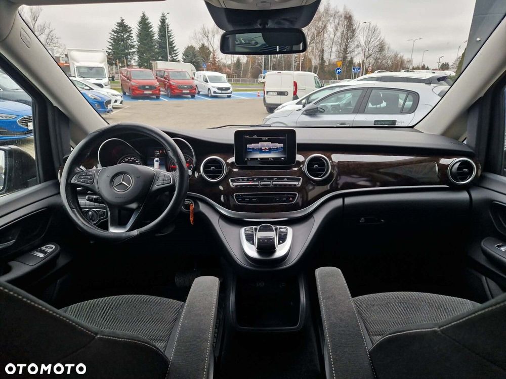 Mercedes-Benz Klasa V - 14