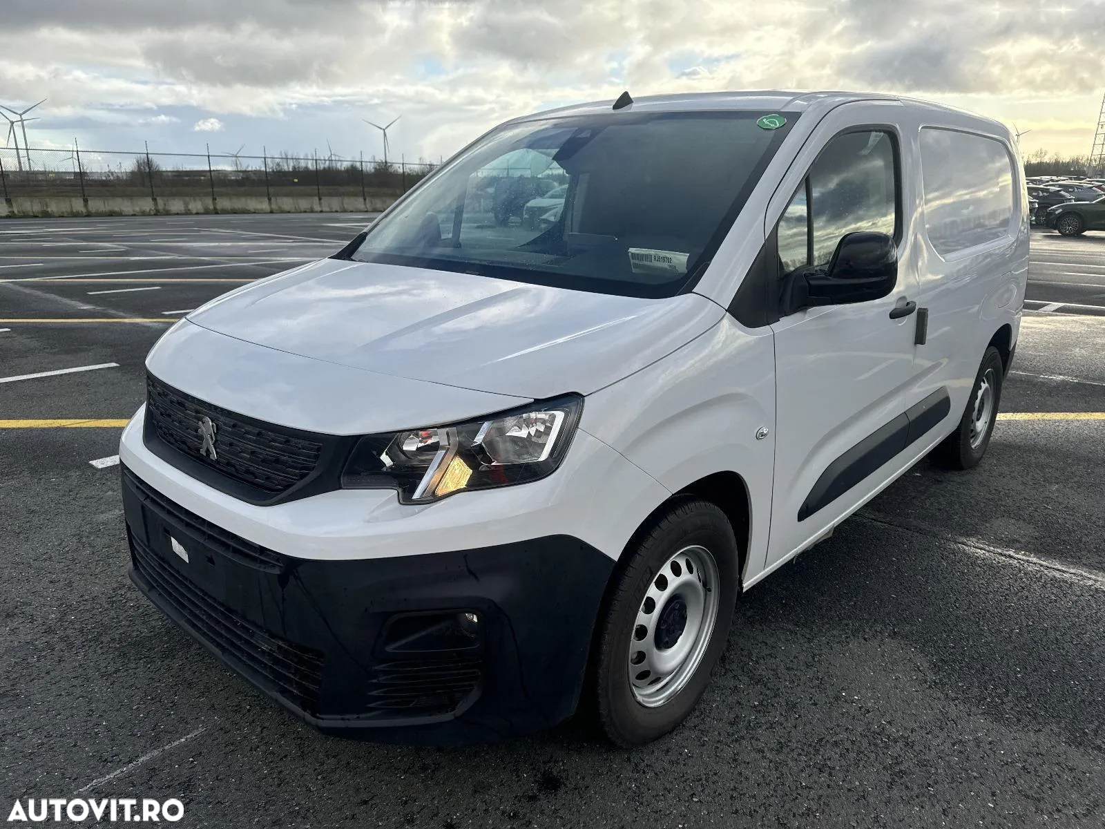 Peugeot E-PARTNER L2H1 Mid-High Grade 50kw/h AT - 5