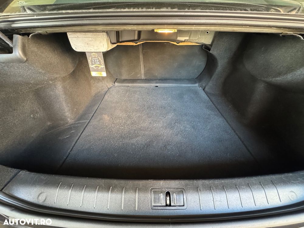 Renault Latitude 2.0 dCi Initiale Aut. - 29