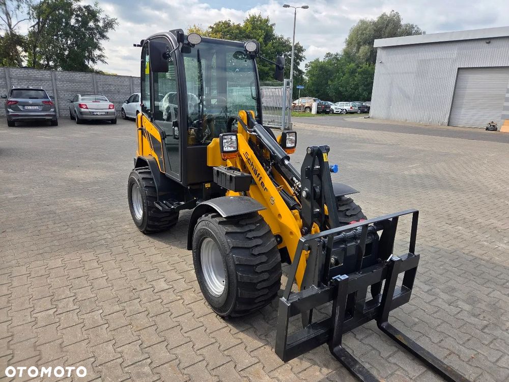 Schäffer Ładowarka Miniładowarka Schaffer 2430 - 2445kg Łyżka + Widły - 7
