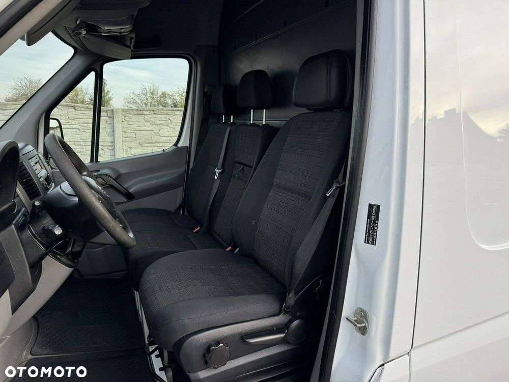 Mercedes-Benz Sprinter - 12