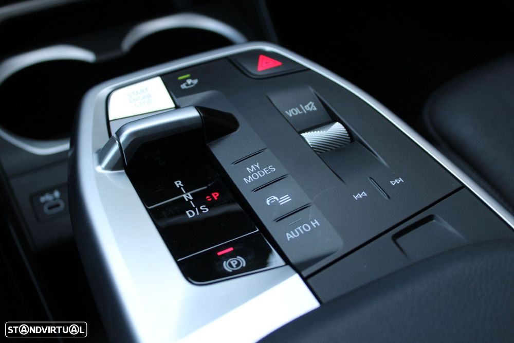 BMW X1 xDrive25e Pack Desportivo M - 28