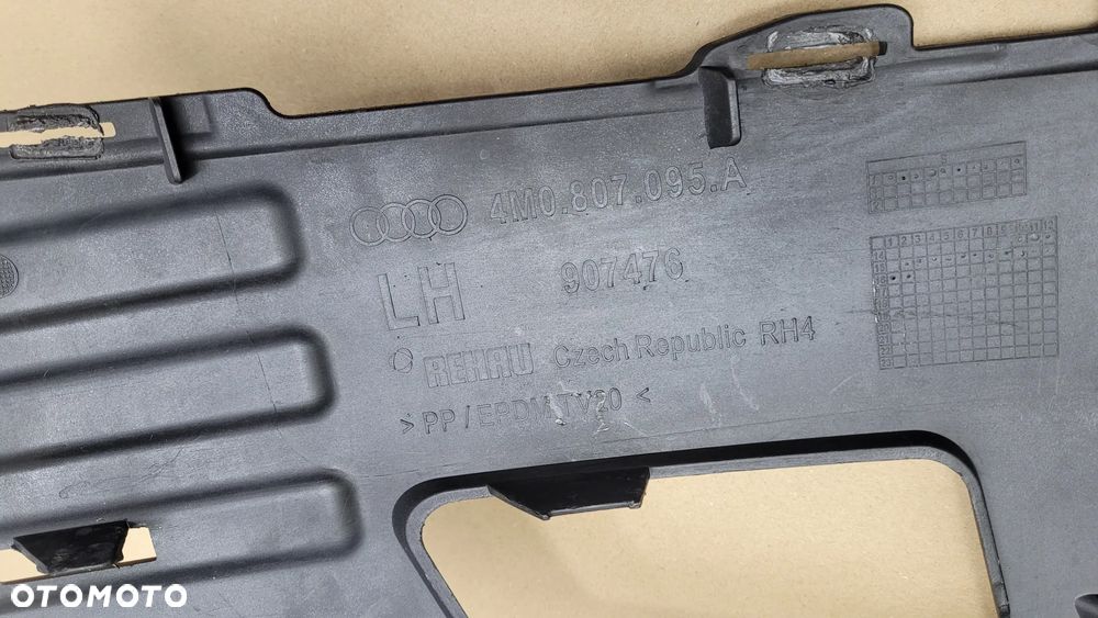 4M0807096A 4M0807095A ŚLIZG MOCOWANIE ZDERZAKA LEWY PRAWY PRZÓD AUDI Q7 SQ7 II 4M0 2015-2019 - 4