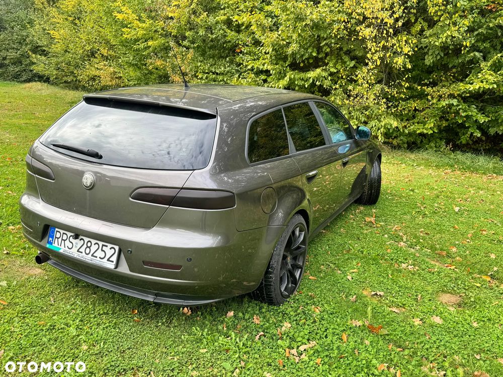 Alfa Romeo 159 2007 photo 3