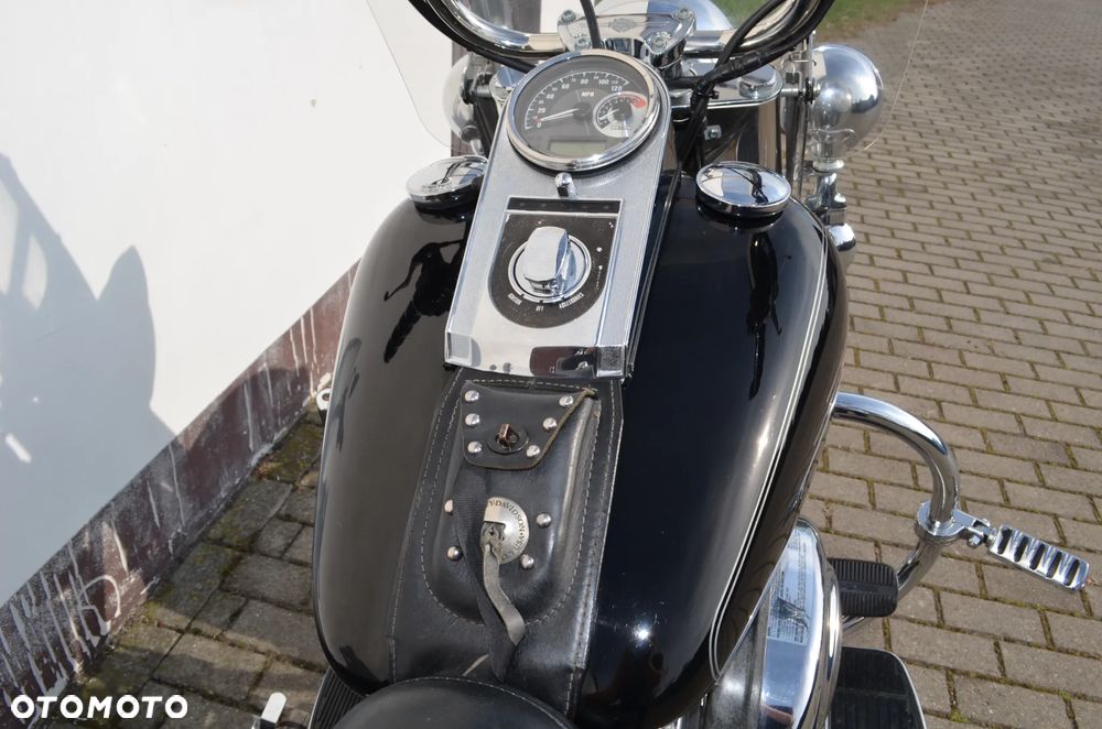 Harley-Davidson Softail Heritage Classic - 26