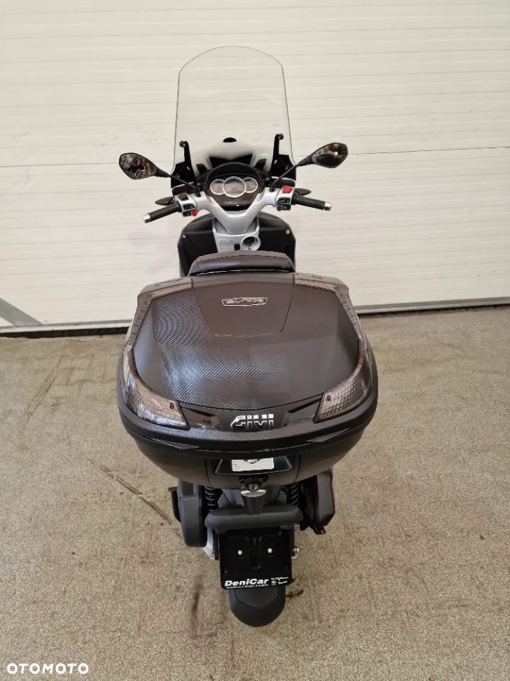 Piaggio MP-3 - 33