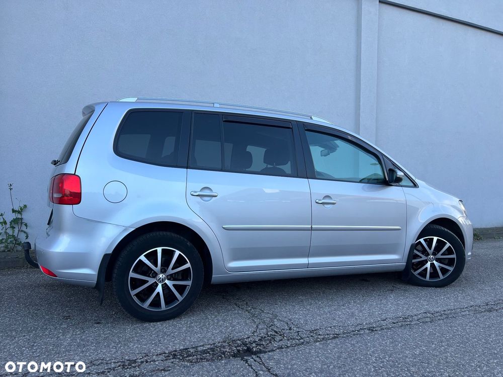 Volkswagen Touran 2.0 TDI DPF Highline DSG - 18