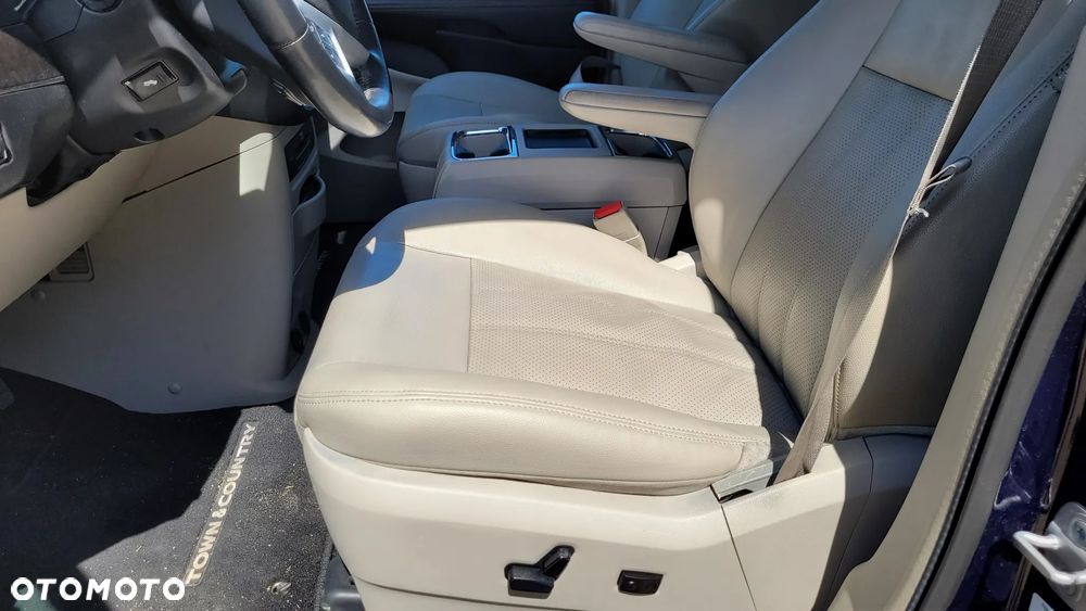 Chrysler Town & Country 3.6 Touring - 18